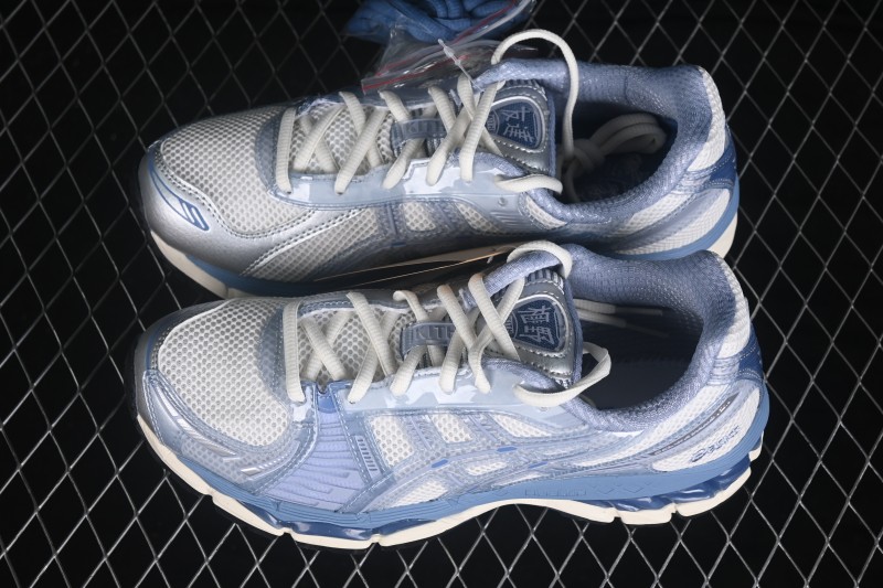 Adidas Original Seamless Knit Running Shoes with 360 Degree Glide Cushioning - 1203B144-102