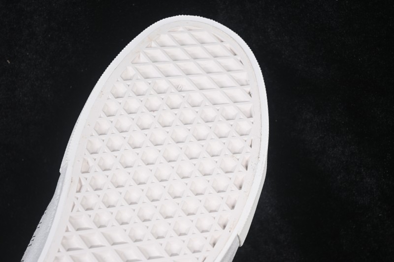 Vans Skate Sk8-Low Retro Skateboarding Shoes with Classic Low-Top Design - VN0A5FCF6FB