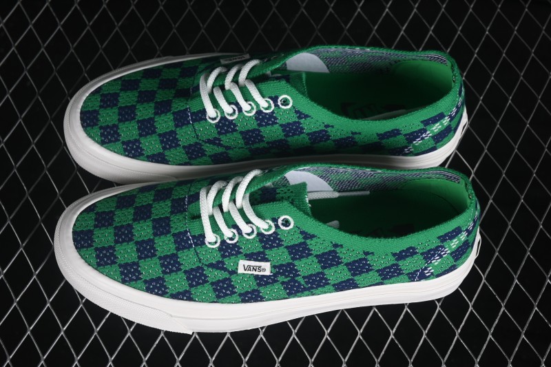 Vans Authentic 44 Low-Top Casual Skateboarding Shoes with Vulcanized Sole - VN000EJC5W3