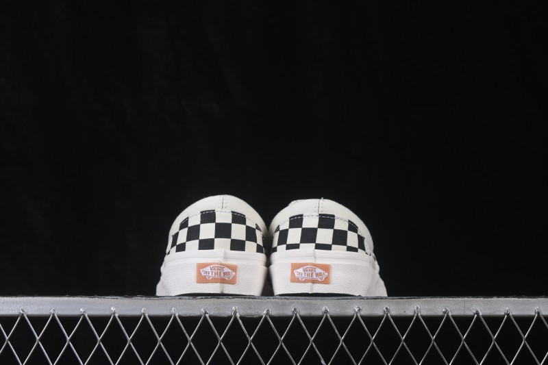 Vans Slip-On VR3 Low Top Skate Shoes - VN0007NC1KP