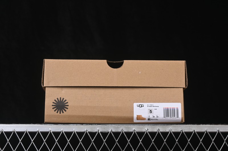 UGG Classic Novelty Simple Fit Invisible Height-Boosting Snow Boots 1180412 CHE