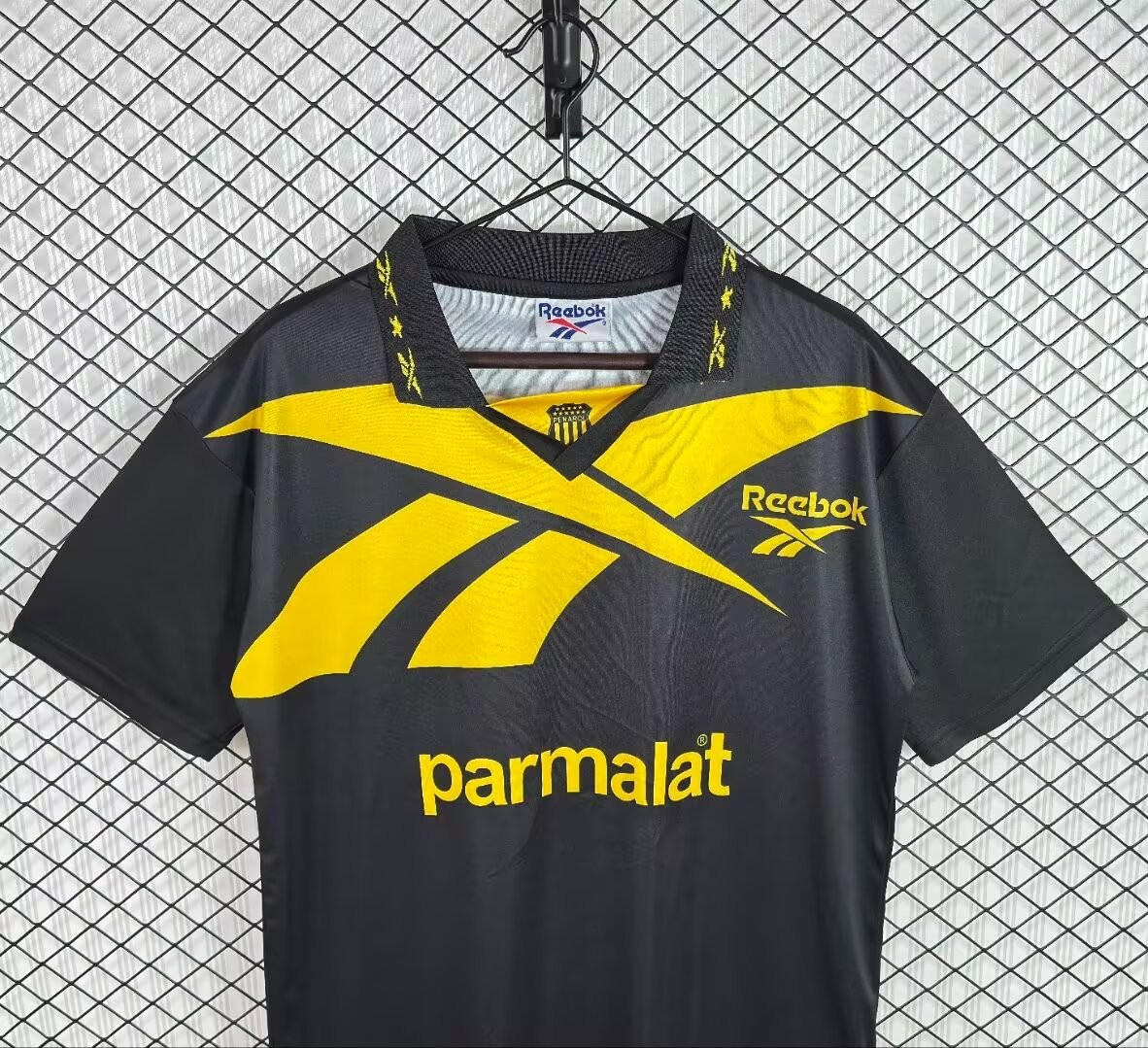 Retro 97/98 Atletico Penarol Away Black Yellow Jersey